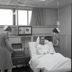 2016_107_007a Promotional photographs of the ICU in action for advertisements, 1966
