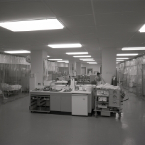 2016_107_023 Main room of the ICU, 1969