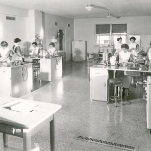 Nutritional Lab in Women's Pavilion, ca. 1950. HSC Archives/Museum 998.13.68 F4_SF2_P1_016
