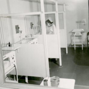 Premature Nursery ca. 1950. HSC Archives/Museum 999.4.11 F4_P2_023