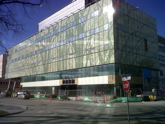 Construction of new HSC Women's Hospital, NE corner of Sherbrook and Elgin, 23 October 2014. HSC Communications