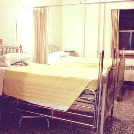 Rooms on WR4 and WS4 of Women's Hospital before move to LA-2, 1982. HSC Archives/Museum Negative Collection